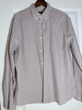 Express Men's Button-Down Shirt in White with Red Geometric Pattern